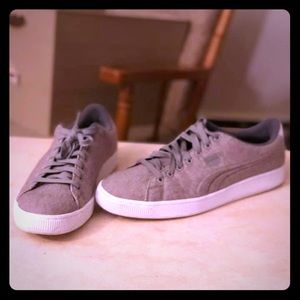 Men’s size 11.5 Puma Suedes